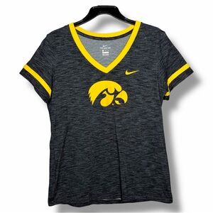 Nike Iowa Hawkeyes T-shirt Women’s Medium